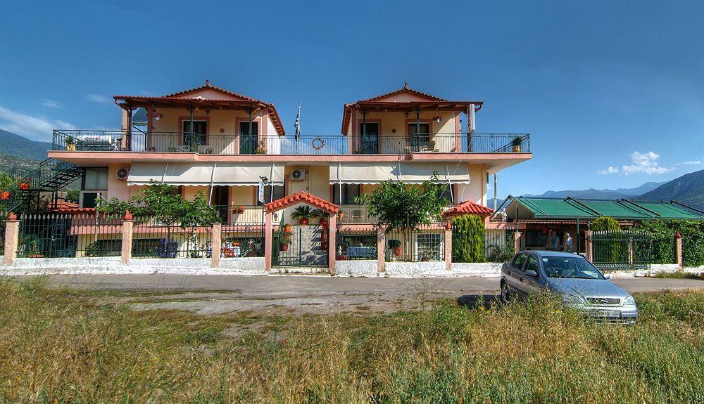 Kelari Studios Ámfissa Exterior foto